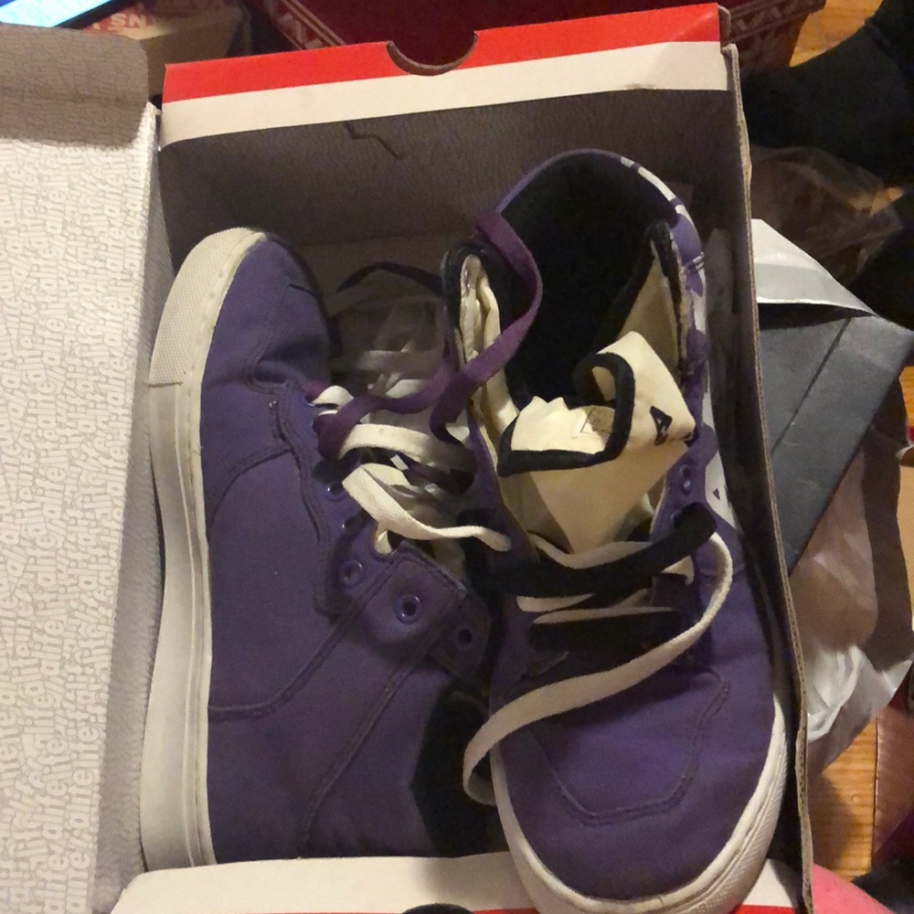 Shoes - Picture 2 of 2